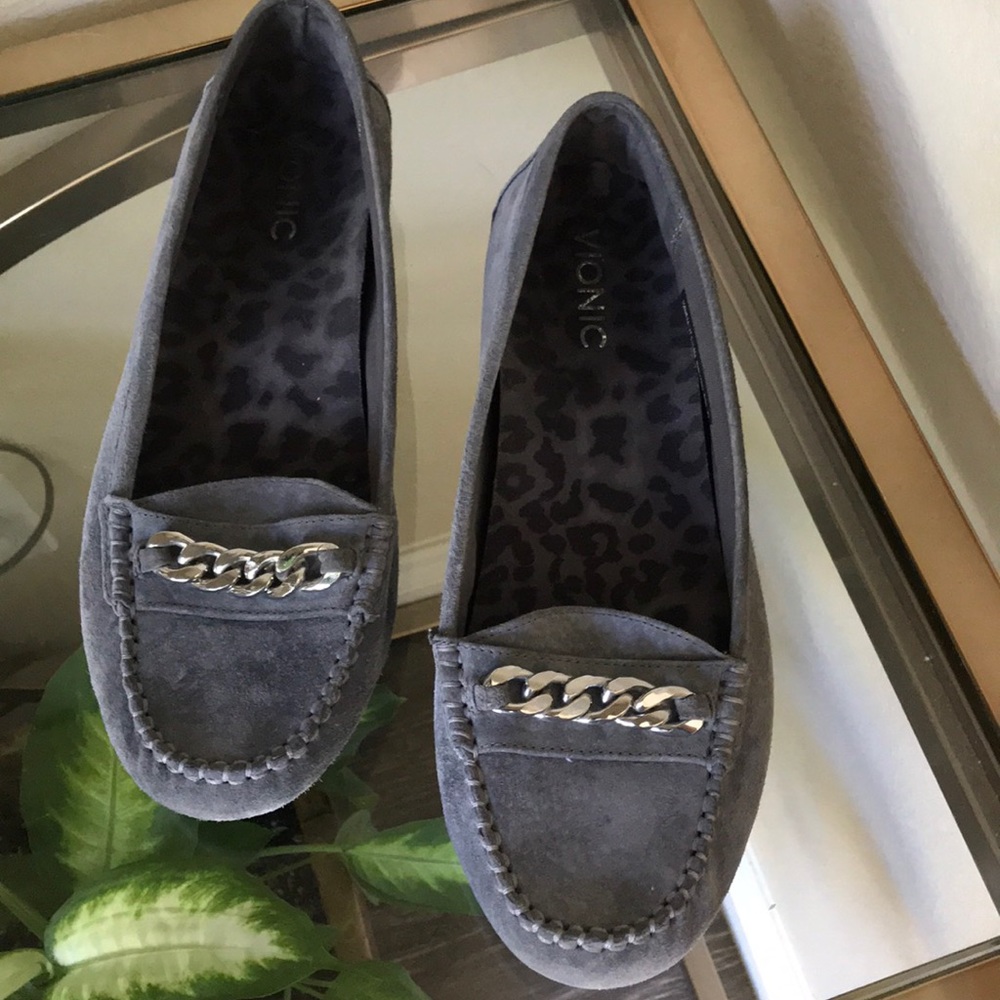 Vionic Mesa Loafers with Silver link chain accent